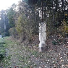 Socha "Víra naděje a Láska" na cestě andělů u Nečtin