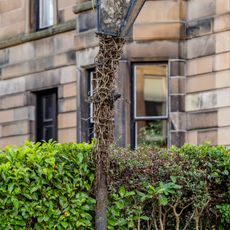 35 Marywood Square, Lamp Standard