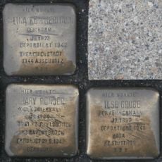 Stolperstein en memoria de Mary Pünjer