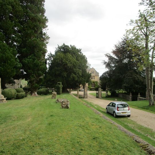 Churchyard cross in St Mary's churchyard
