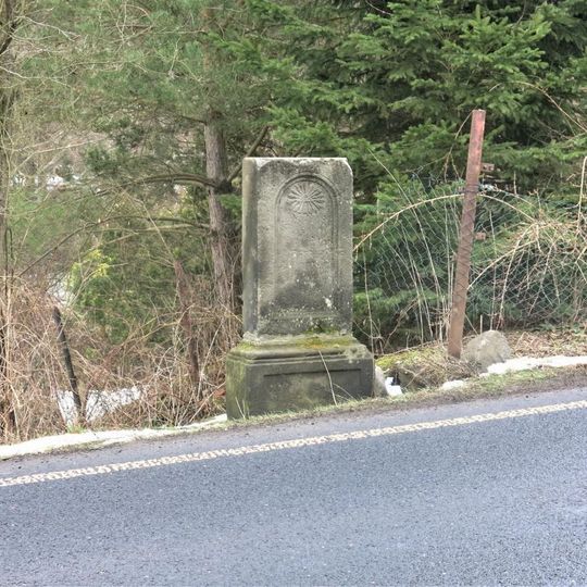 Kříž poblíž domu 133 v Oldřichově nad Ploučnicí