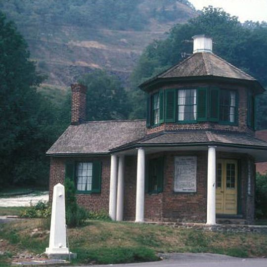 La Vale Tollgate House