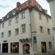 Wohn- und Geschäftshaus, ehemaliger Rebdorfer Hof