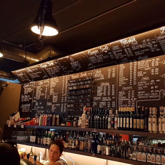 Jónás Craft Beer House