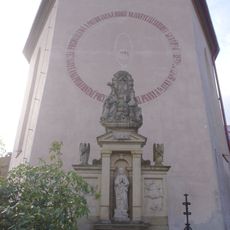 Socha svatého Pavla před kostelem svatého Petra a Pavla v Hnátnici