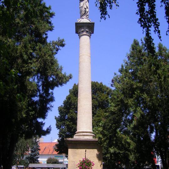 Mariánsky stĺp, stĺp s podstavcom