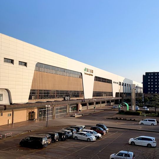 Tsubame-Sanjō Station