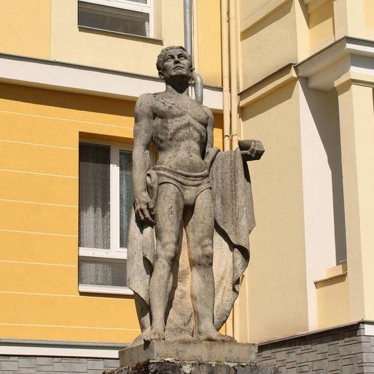 Socha v Pasece v areálu léčebny