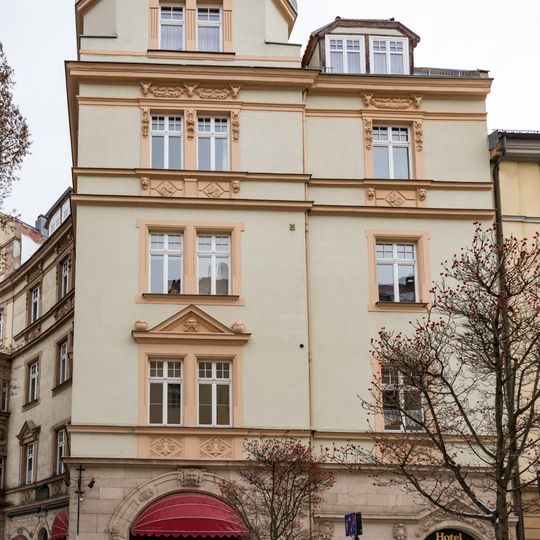 Wohn- und Geschäftshaus