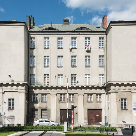 Budynek mieszkalny w zespole budynków Centralnej Dyrekcji Okręgowej PKP