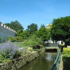 Terasa na Zlaté stoce jižně od Bertiných lázní