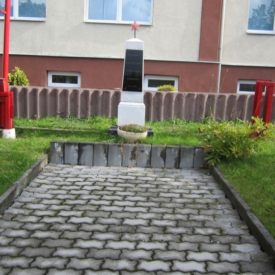 Pomník osvobození u obecního úřadu v Nové Vsi v Horách