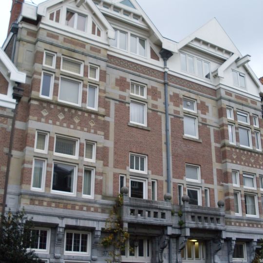 Herenhuis van het complex Teniersstraat 6 / Johannes Vermeerstraat 35-45