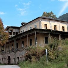 Villa Ceconi und Spießbraterei, Koppl