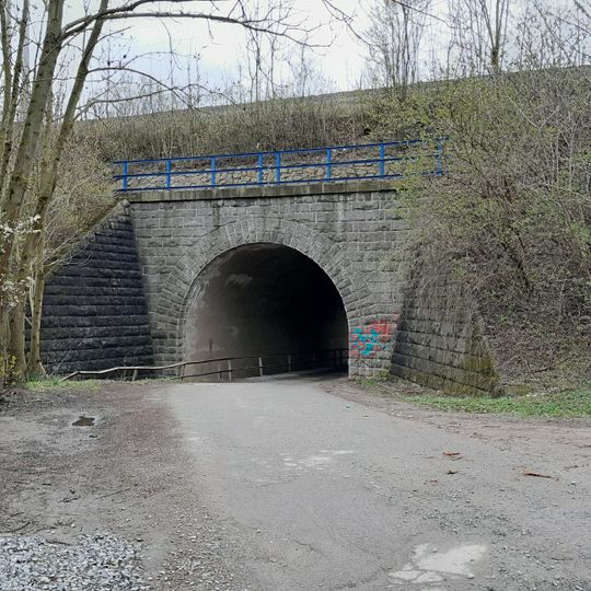 Železniční most přes Cihelní ulici