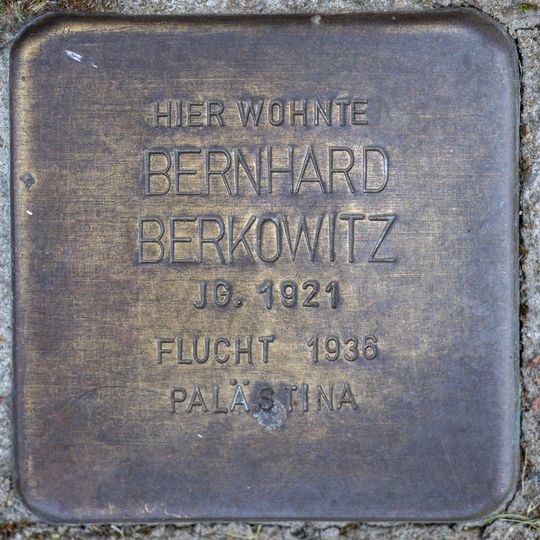 Stolperstein dedicated to Bernhard Berkowitz