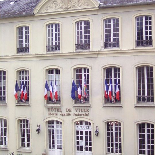 Town hall of Villeneuve-sur-Yonne