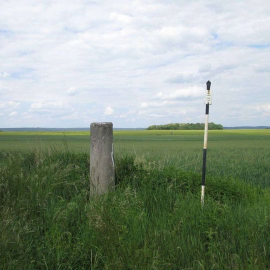 Kříž severovýchodně od Lochousic