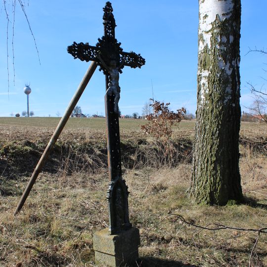 Kříž jižně od Dražíče