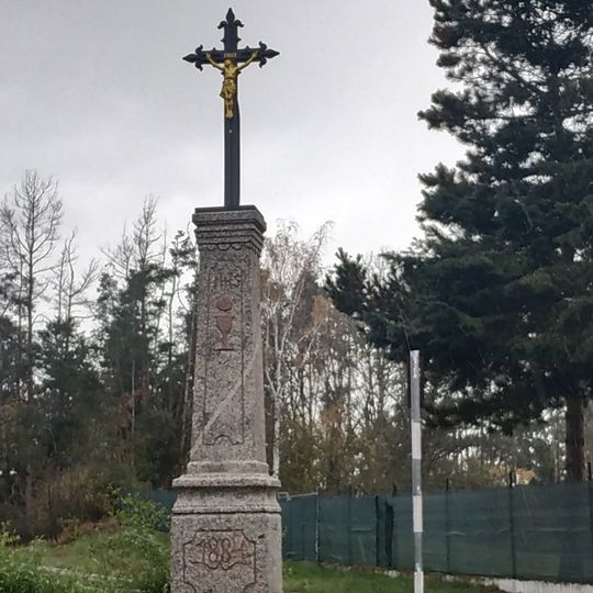 Kříž západně od Vrčně