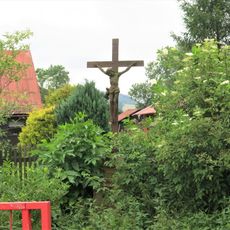 Kříž u domu Šluknovská 185/9 v Dolních Křečanech