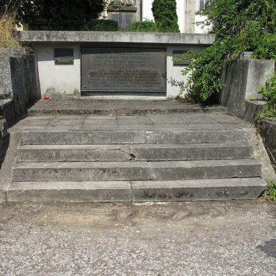 Pomník obětem války 1939-45 v Rovensku pod Troskami