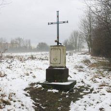 Kříž u silnice z Božtěšic do Chuderova