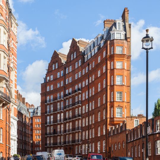 Lamp Standard To South Of Albert Hall Mansions Numbers 49 To 82