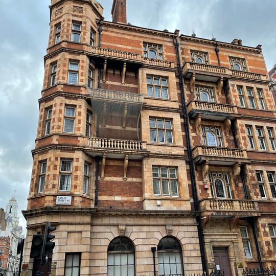 1, 3, und 5 Harley Street