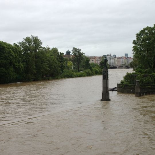 Sousoší Vltava na špici Dětského ostrova