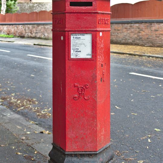 Post box at Alton Road, Oxton