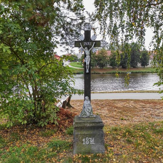 Kříž na nábřeží 5. května