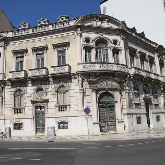 Edifício na Praça Duque de Saldanha, n.º 28 - 30