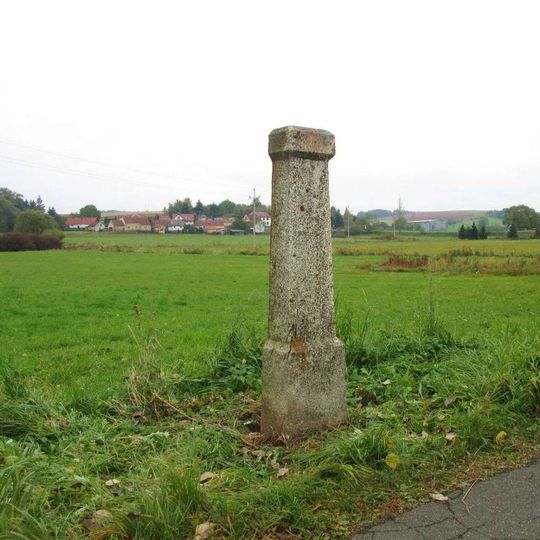 Kříž severně od Lštění