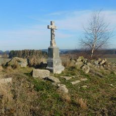 Kříž na Bednářské skále u Horní Cerekve