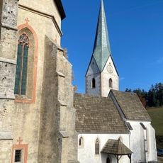 Ambient s cerkvama sv. Ane in sv. Volbenka