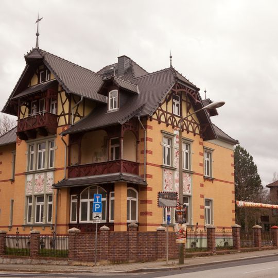 Villa Daheim August-Bebel-Straße 13