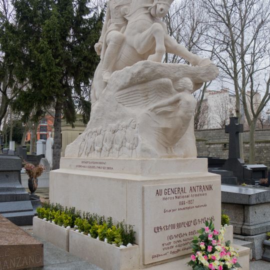 Tombe d'Andranik Ozanian