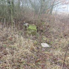 Boží muka u rozcestí u silnice z Místa do Blahuňova