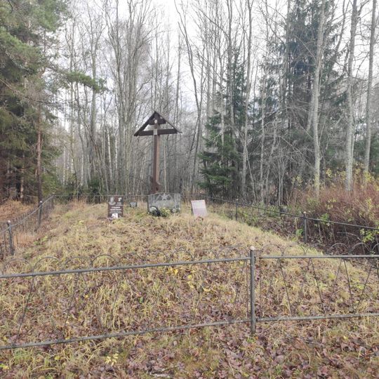 Братская могила советских воинов, погибших в борьбе с фашистскими захватчиками