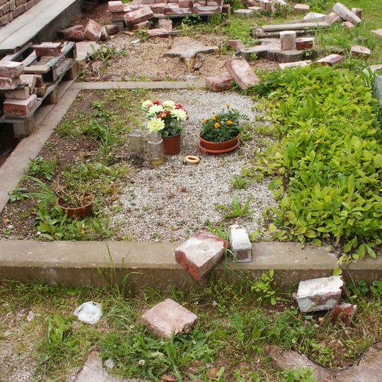 Hrob - hrob Josefa Janouška a hrob obětí fašismu