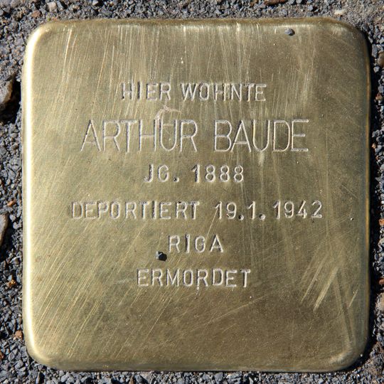 Stolperstein en memoria de Arthur Baude