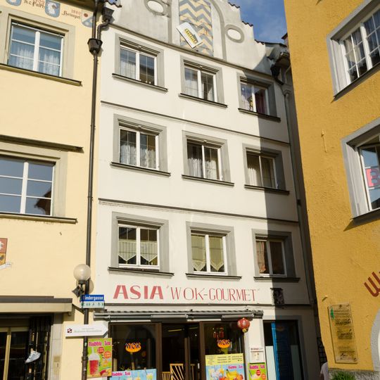 Wohn- und Geschäftshaus