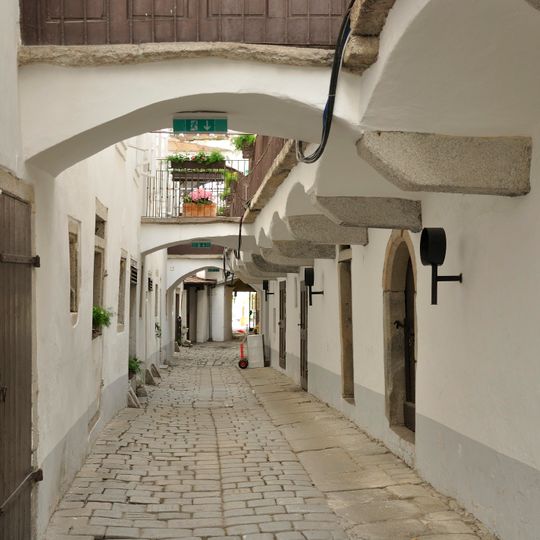 Gasthaus, Hinterhaus mit ehem. Stallungen