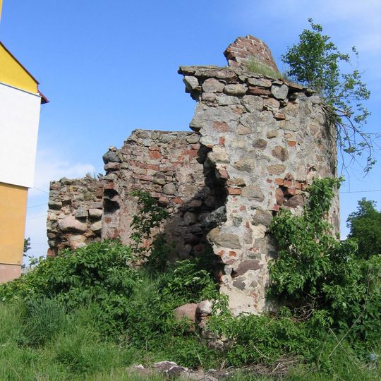 Ruiny wieży Stary Piotr w Morzycy