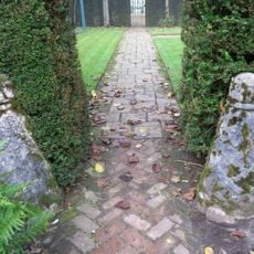 De Wiersse: twee natuurstenen stoeppalen