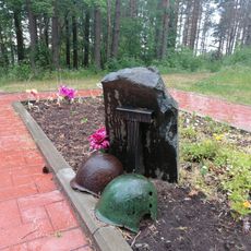 Братская могила советских воинов, погибших в боях с фашистскими захватчиками (Самбатукса)