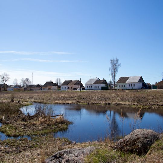 Дома крестьянские каменные