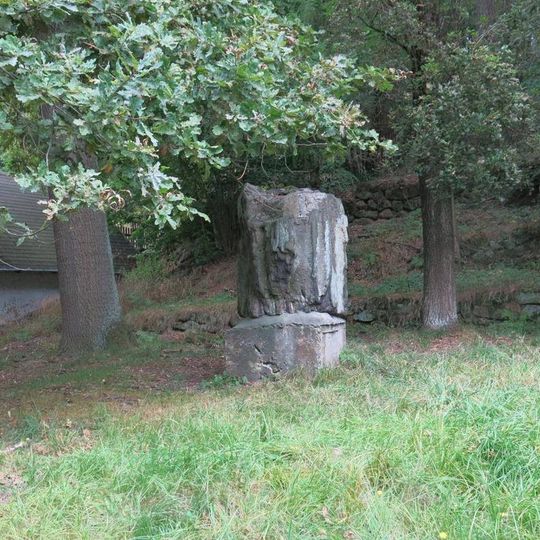 Plastika v ulici Sládkova v České Kamenici