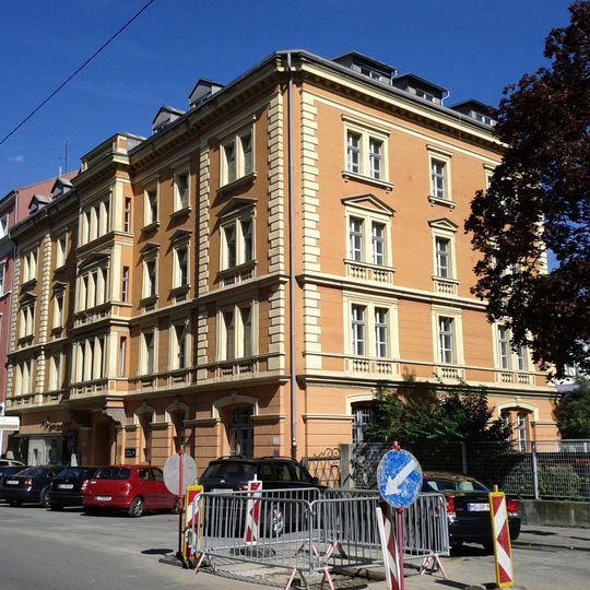 Wohn- und Geschäftshaus